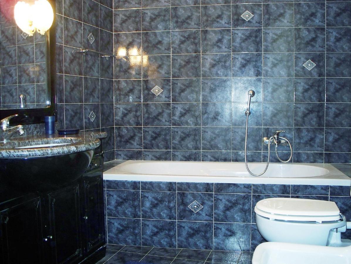 La Tana Del Tasso Ventimiglia Bed & Breakfast Екстериор снимка